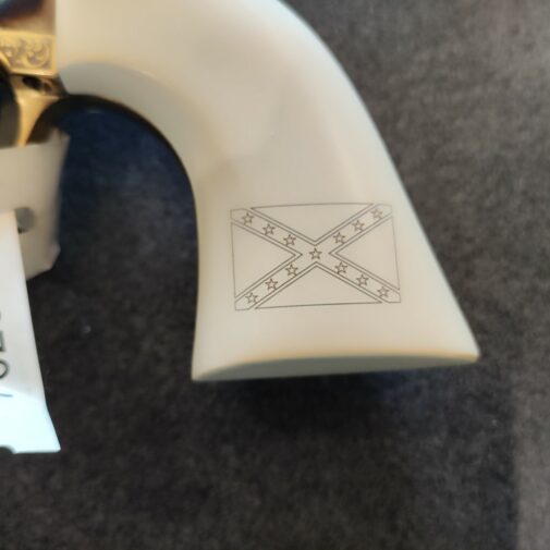 Revolver à Poudre Noire Pietta 1851 Navy Confederate Flag Grip  "YAN36FC" Cal.36 – Image 3