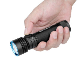 Olight Seeker 4 Pro Noir | Lampe Torche LED Ultra Puissante 4600 Lumens